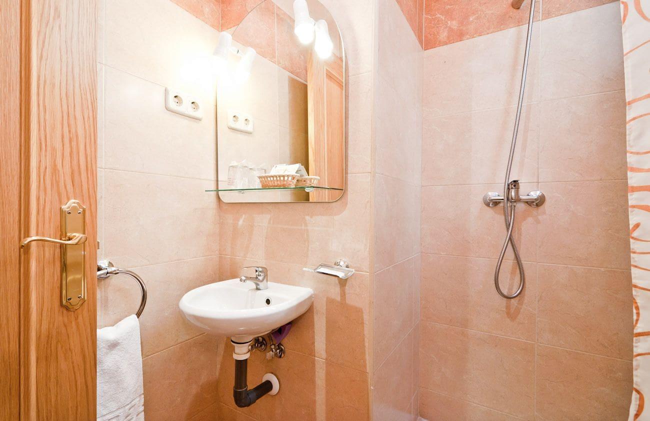Hostal Las Cortes Madrid Exterior photo