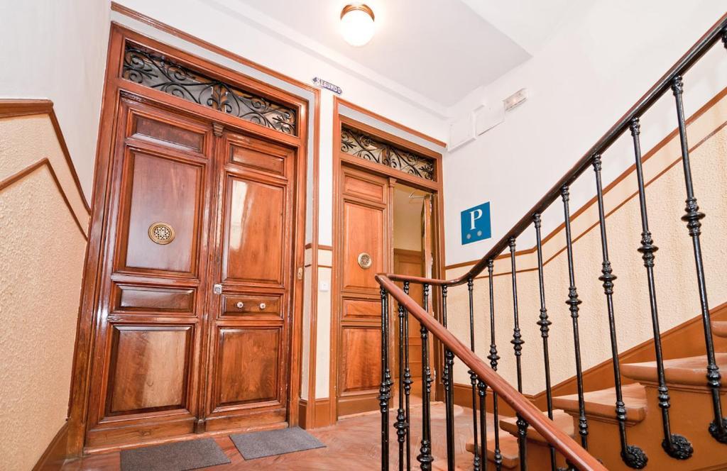 Hostal Las Cortes Madrid Exterior photo