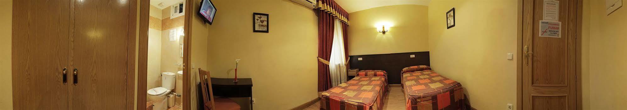Hostal Las Cortes Madrid Exterior photo